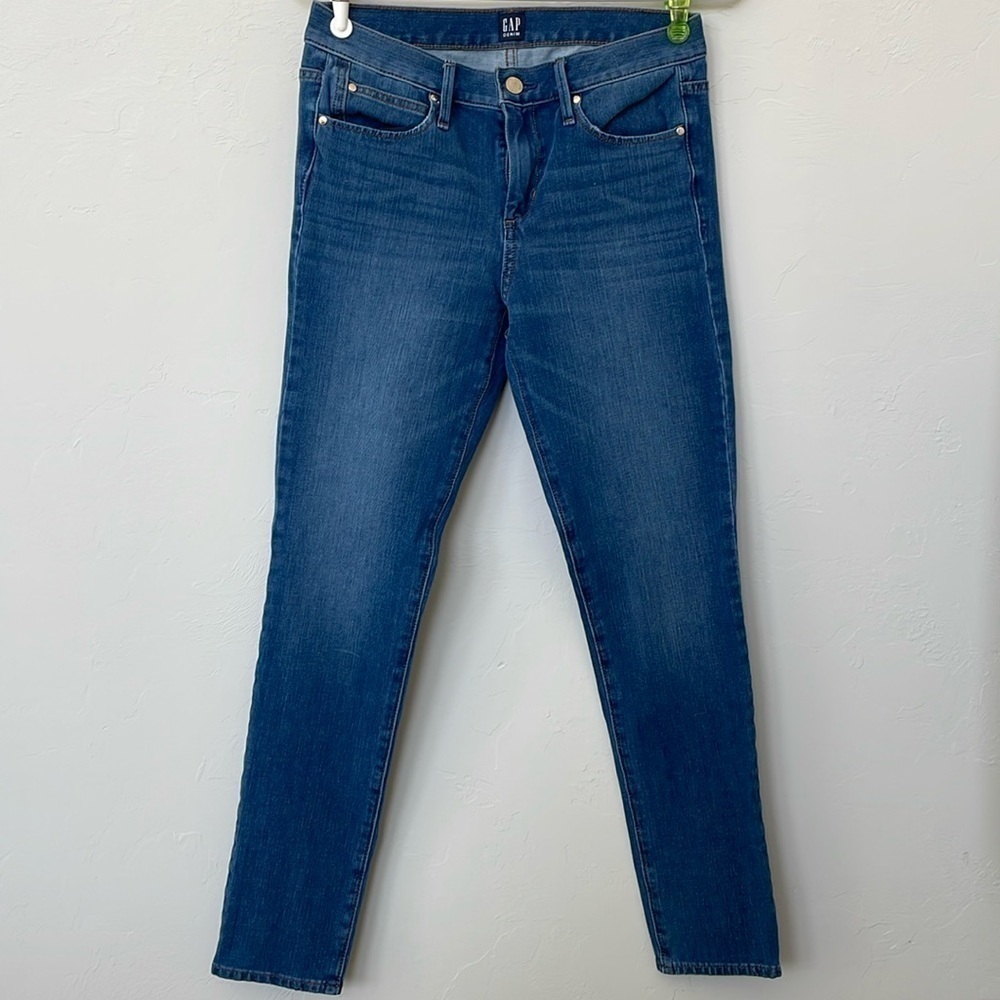 Women’s Gap True Skinny Medium Wash Jeans - Size 27